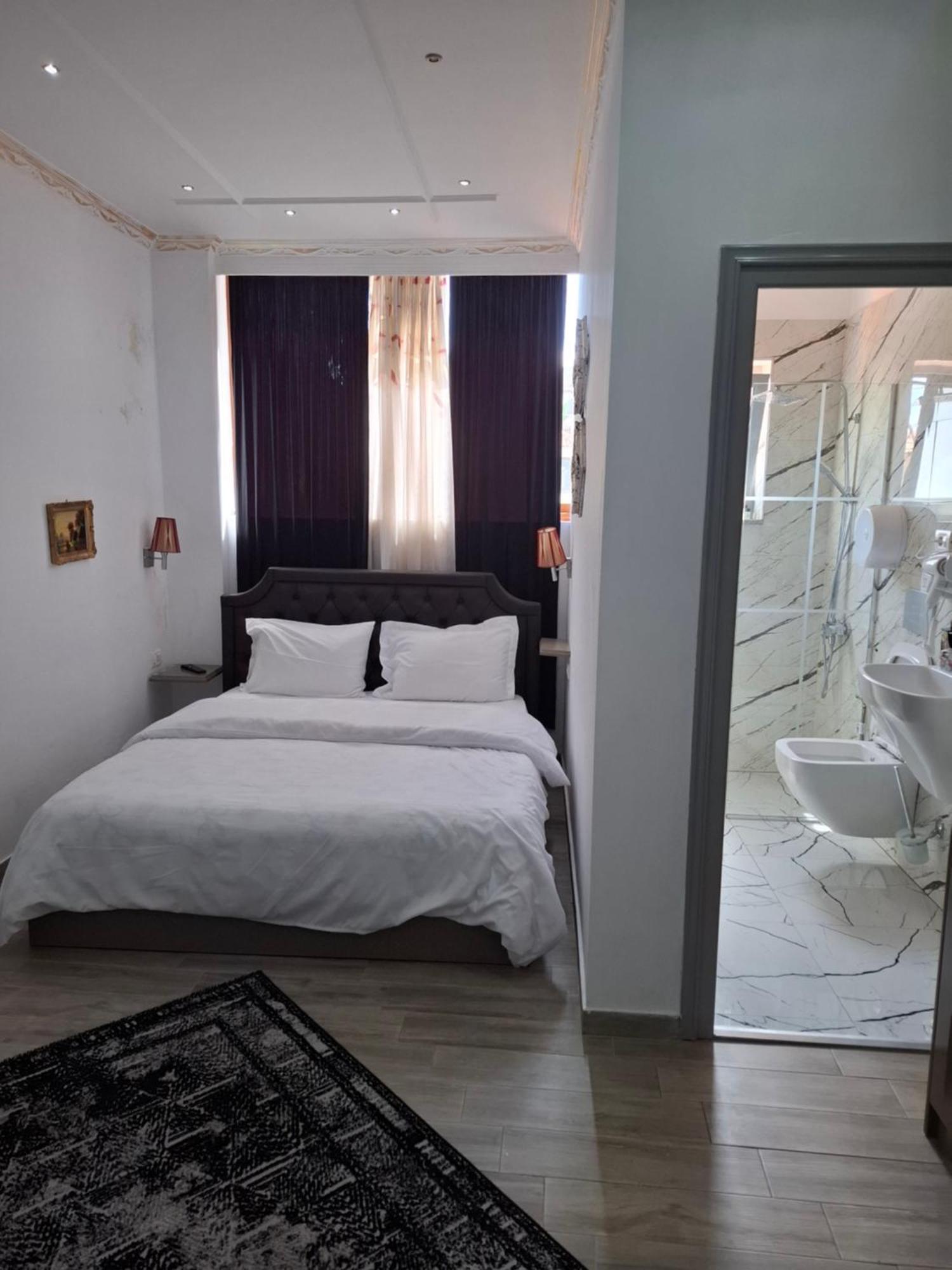 Versace Hotel 3*